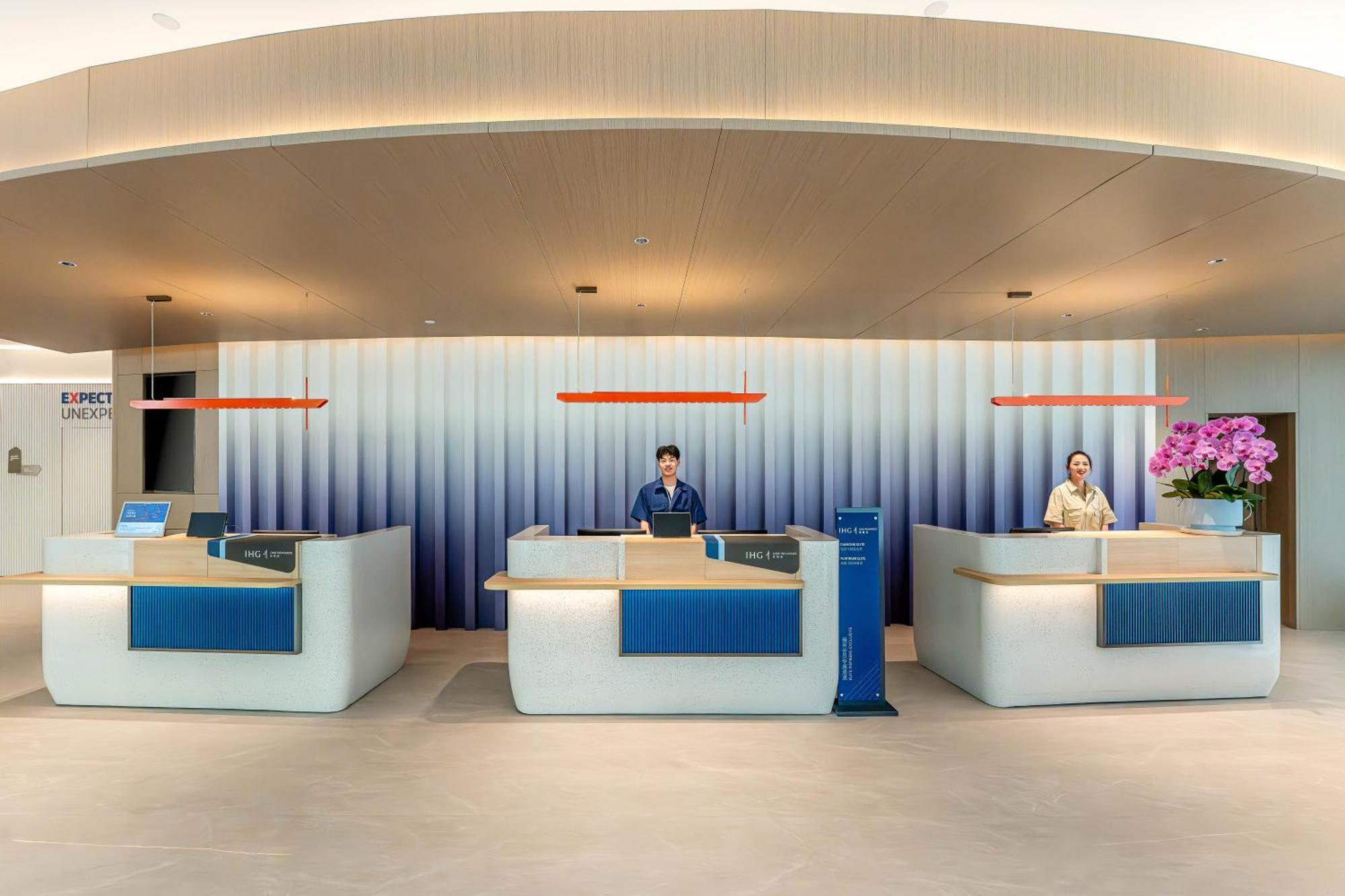 Hotel Express Hongqiao Cbd By Ihg 4*