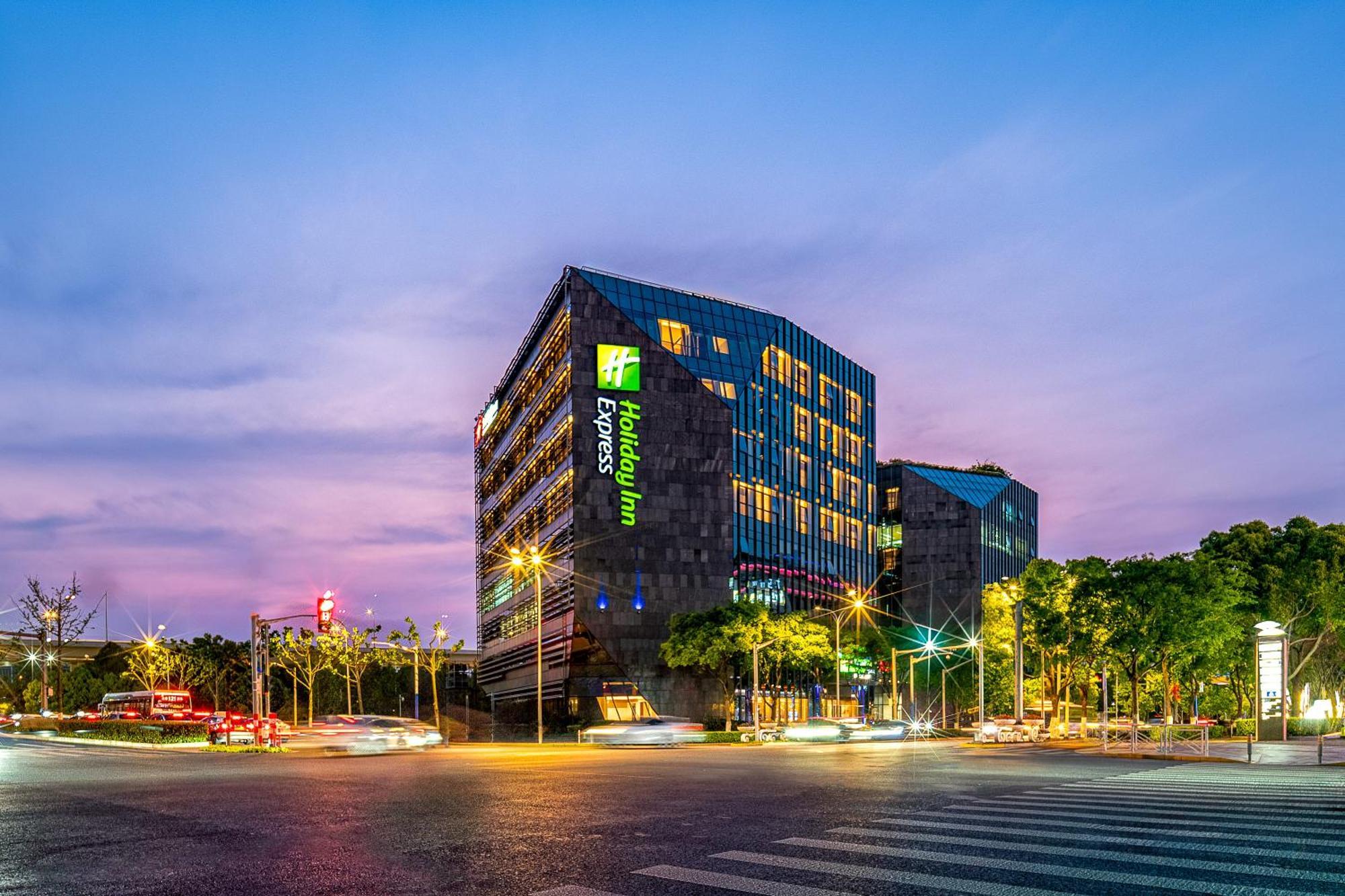 Hotel Express Hongqiao Cbd By Ihg